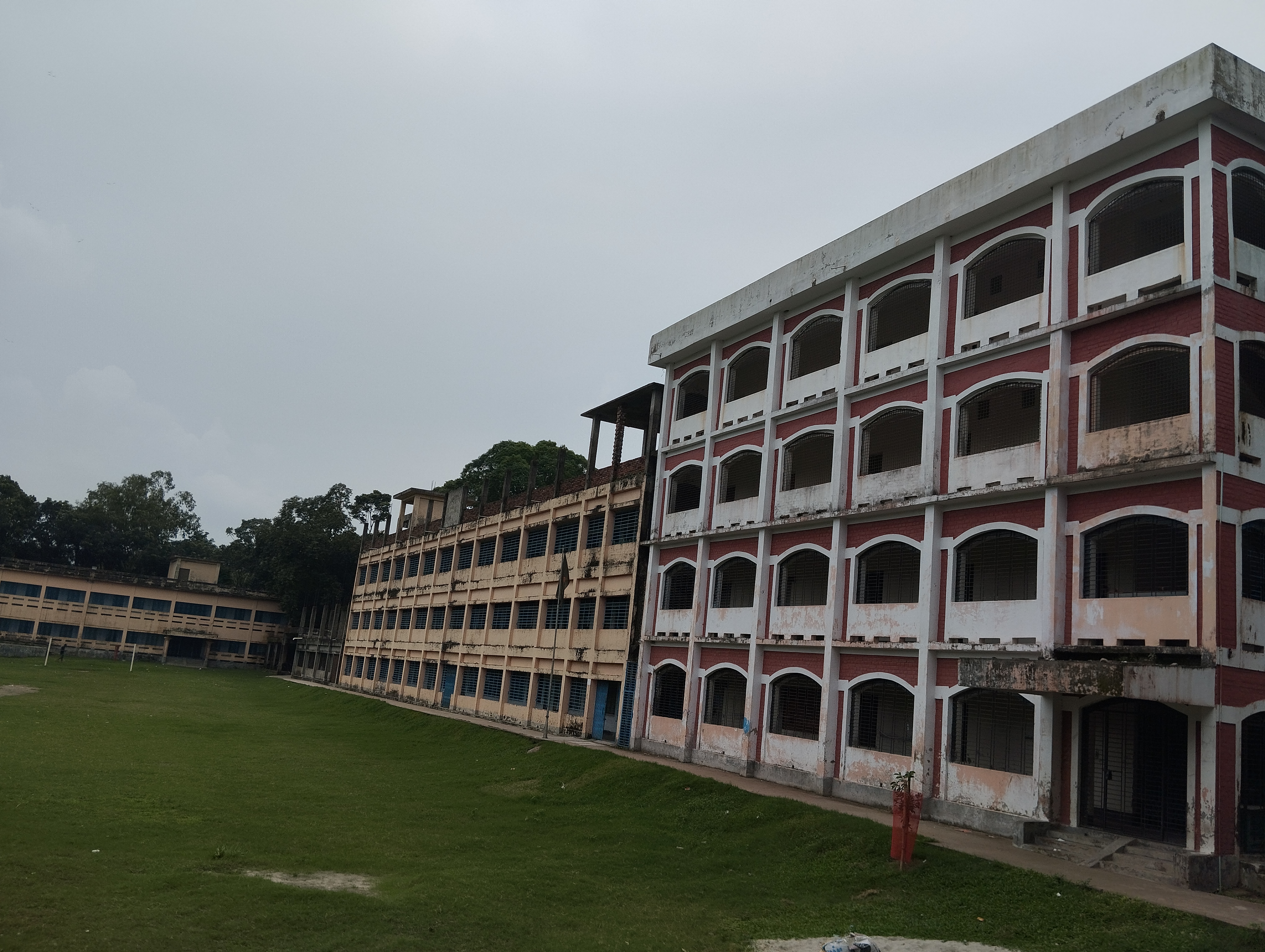 কলেজ ক্যাম্পাস