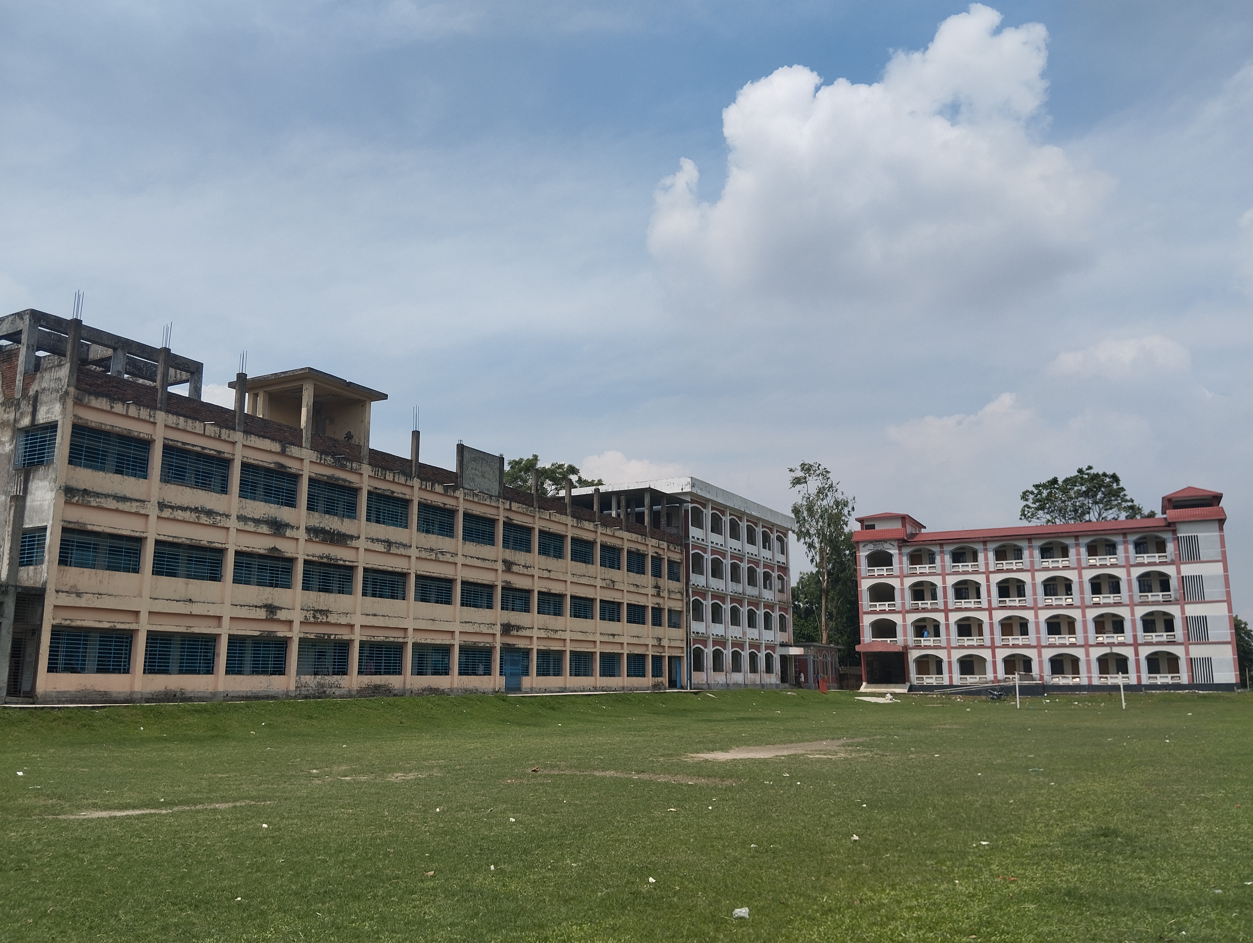 কলেজ ক্যাম্পাস